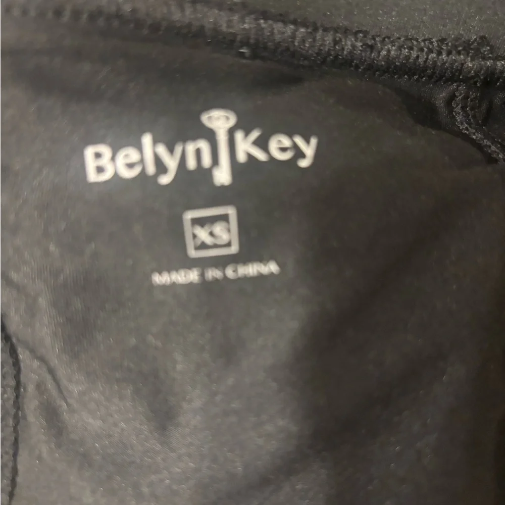 Belyn Key Mia Skort Onyx Floral Print XS Retail $110 - Picture 3 of 5